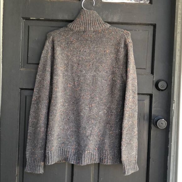 The Contour Zip Sweater With Pockets - Picture 5 of 7